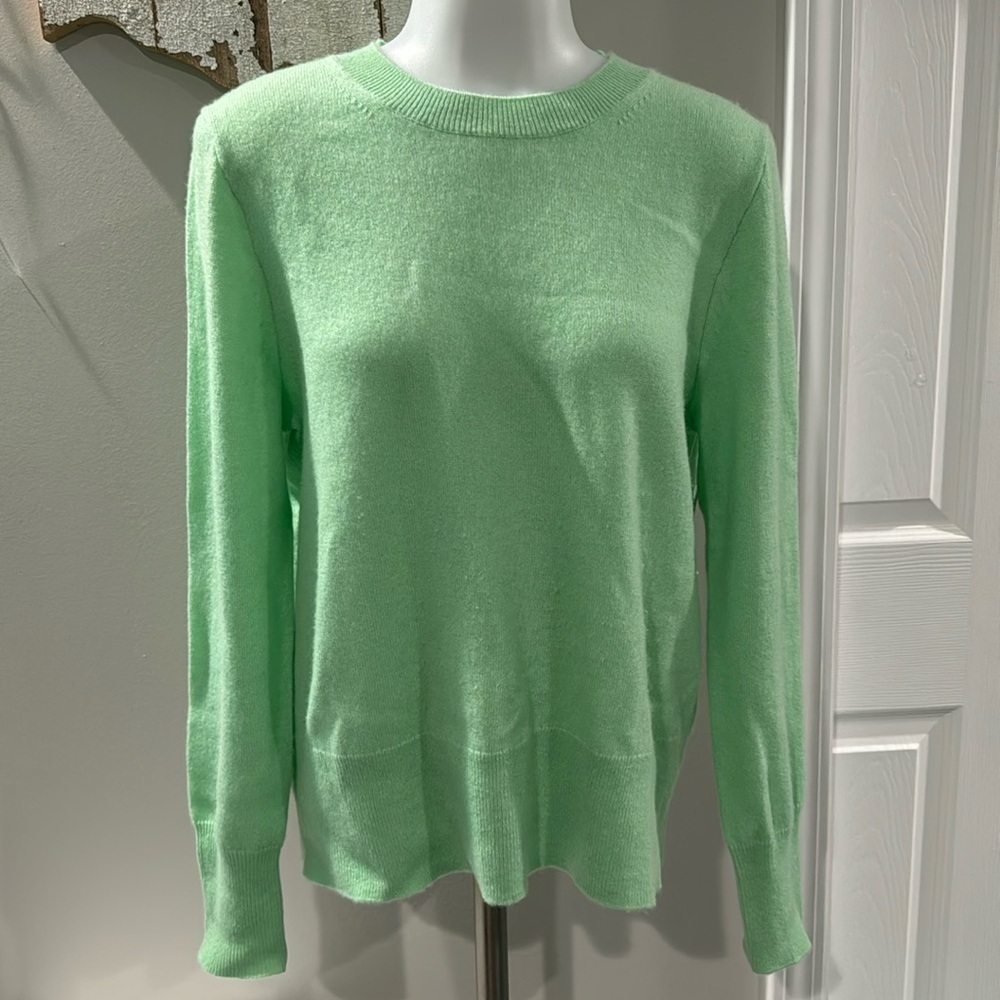 NWOT! J.Crew Italian Featherweight Cashmere Long Sleeve‎ Sweater